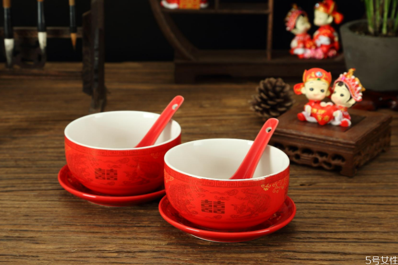 過年為什么要買新碗筷 春節(jié)添碗要幾個(gè) 過年為什么要買新碗筷 春節(jié)添碗要幾個(gè)