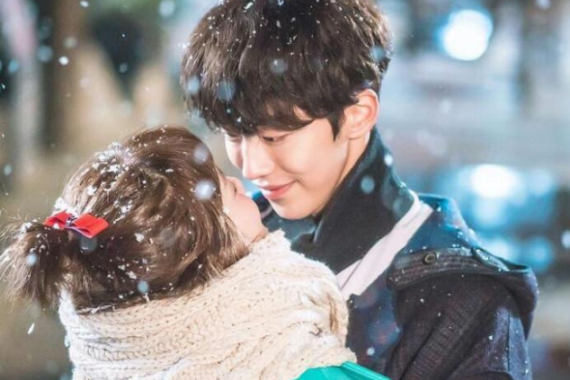 李圣經(jīng)妝容怎么化？李圣經(jīng)仿妝教程