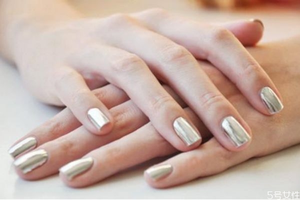 甲油膠為什么那么貴 甲膠油有什么優(yōu)點(diǎn) 甲油膠為什么那么貴 甲膠油有什么優(yōu)點(diǎn)