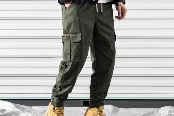 工裝褲會(huì)掉色嗎 工裝褲掉色怎么補(bǔ)救 工裝褲會(huì)掉色嗎 工裝褲掉色怎么補(bǔ)救