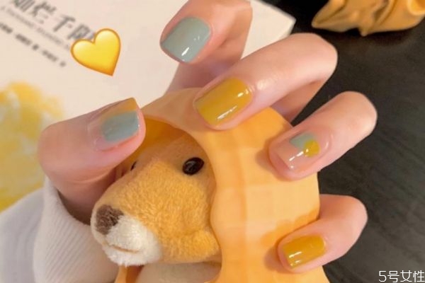 甲油膠便宜和貴的區(qū)別 貴點(diǎn)的甲油膠好在哪 甲油膠便宜和貴的區(qū)別 貴點(diǎn)的甲油膠好在哪