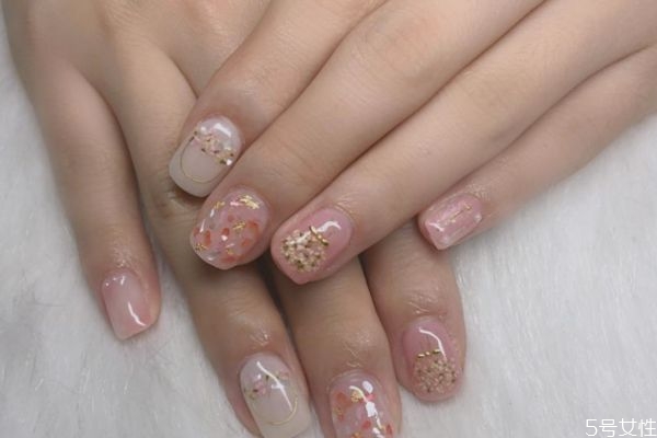 卸甲水含酒精嗎 卸甲水含甲醛成分嗎 卸甲水含酒精嗎 卸甲水含甲醛成分嗎