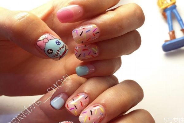 卸甲水會腐蝕衣服嗎 卸甲水遇熱會怎么樣 卸甲水會腐蝕衣服嗎 卸甲水遇熱會怎么樣