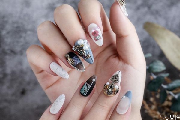 為什么指甲油會(huì)干 涂完指甲油有印子怎么辦 為什么指甲油會(huì)干 涂完指甲油有印子怎么辦