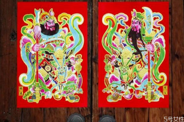 換下來的舊門神怎么處理 一扇門怎么貼門神 換下來的舊門神怎么處理 一扇門怎么貼門神