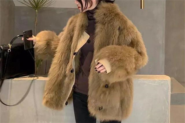 現(xiàn)在為什么都不買皮草了 為什么現(xiàn)在穿皮草的人少了 現(xiàn)在為什么都不買皮草了 為什么現(xiàn)在穿皮草的人少了