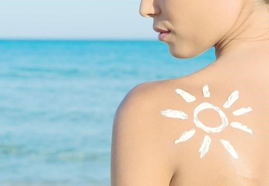 臉部皮膚暗黃怎么變白 臉部皮膚變得暗黃怎么解決 臉部皮膚暗黃怎么變白 臉部皮膚變得暗黃怎么解決