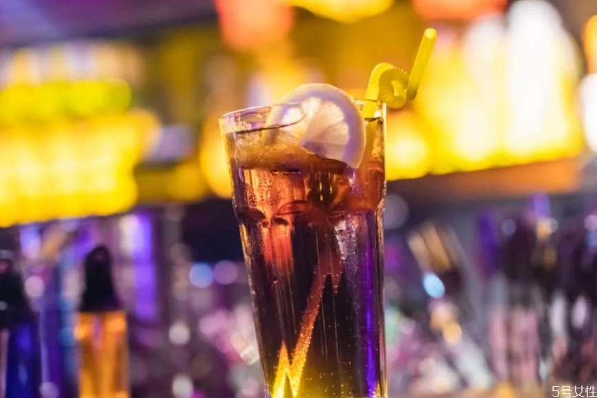 可樂桶怎么調(diào) 可樂桶helens配方 可樂桶怎么調(diào) 可樂桶helens配方