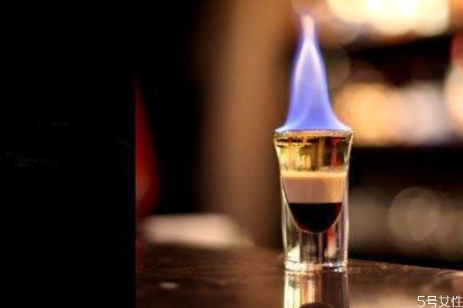 b52轟炸機雞尾酒多少度 b52雞尾酒后勁大嗎 b52轟炸機雞尾酒多少度 b52雞尾酒后勁大嗎