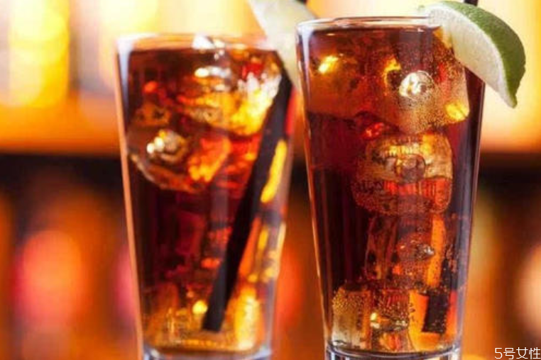 長島冰茶怎么調(diào) 簡易長島冰茶的做法 長島冰茶怎么調(diào) 簡易長島冰茶的做法