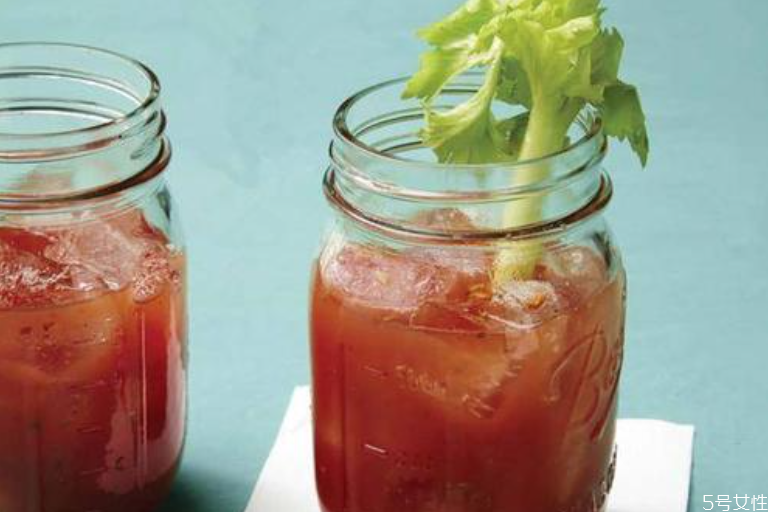 血腥瑪麗雞尾酒配方 如何調(diào)制血腥瑪麗 血腥瑪麗雞尾酒配方 如何調(diào)制血腥瑪麗