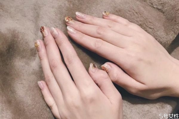 卸甲水不小心濺到眼睛里怎么辦 卸甲水毒性大嗎 卸甲水不小心濺到眼睛里怎么辦 卸甲水毒性大嗎