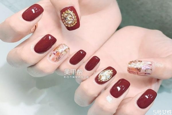 卸甲水不小心濺到眼睛里怎么辦 卸甲水毒性大嗎 卸甲水不小心濺到眼睛里怎么辦 卸甲水毒性大嗎