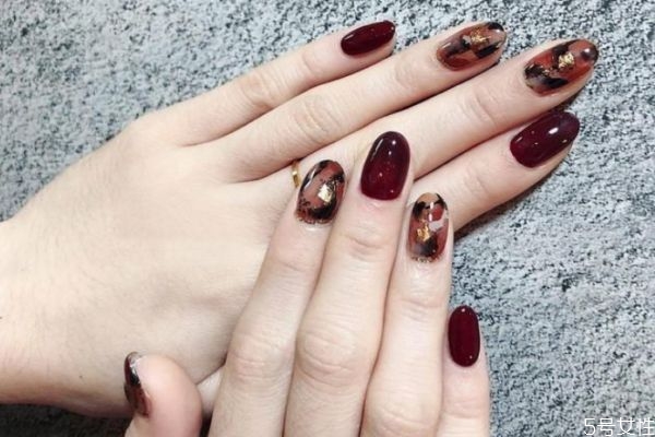 卸甲水保質(zhì)期多久 卸甲水過期了還能用嗎 卸甲水保質(zhì)期多久 卸甲水過期了還能用嗎