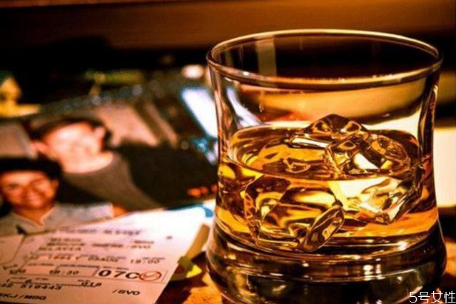 教父雞尾酒多少度 教父酒后勁大嗎 教父雞尾酒多少度 教父酒后勁大嗎