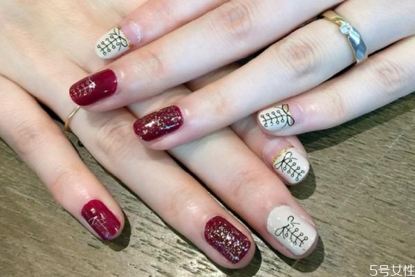 美甲掉了可以免費補嗎 美甲長出來一截怎么辦 美甲掉了可以免費補嗎 美甲長出來一截怎么辦