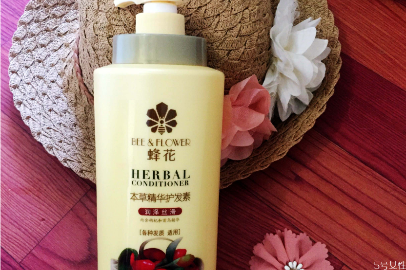 蜂花護(hù)發(fā)素哪個(gè)顏色好 蜂花護(hù)發(fā)素黃瓶還是藍(lán)瓶好用 蜂花護(hù)發(fā)素哪個(gè)顏色好 蜂花護(hù)發(fā)素黃瓶還是藍(lán)瓶好用