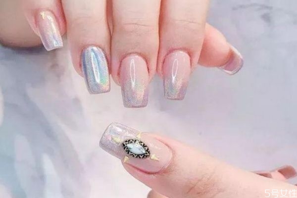 美甲什么可以代替封層 美甲封層注意事項 美甲什么可以代替封層 美甲封層注意事項