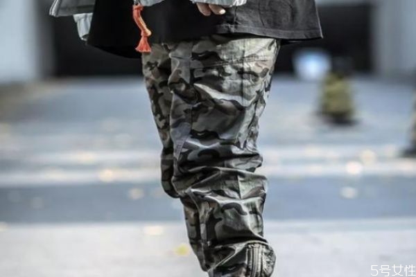 工裝褲洗了會(huì)不會(huì)縮水 梨形身材可以穿工裝褲嗎 工裝褲洗了會(huì)不會(huì)縮水 梨形身材可以穿工裝褲嗎