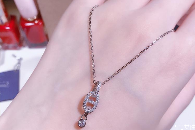 鎖骨鏈到哪個(gè)位置好 鎖骨鏈多長的最好 鎖骨鏈到哪個(gè)位置好 鎖骨鏈多長的最好