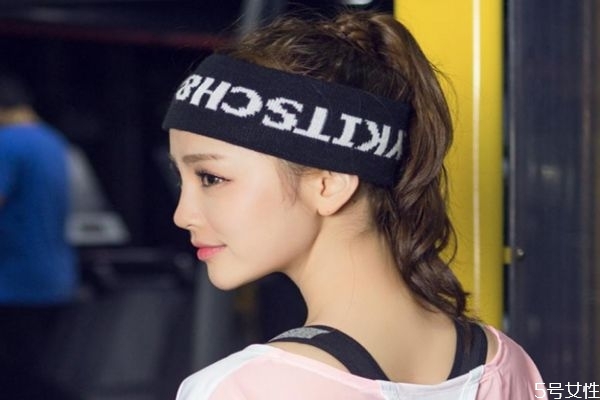運(yùn)動(dòng)發(fā)帶怎么綁 運(yùn)動(dòng)頭帶和導(dǎo)汗帶區(qū)別 運(yùn)動(dòng)發(fā)帶怎么綁 運(yùn)動(dòng)頭帶和導(dǎo)汗帶區(qū)別