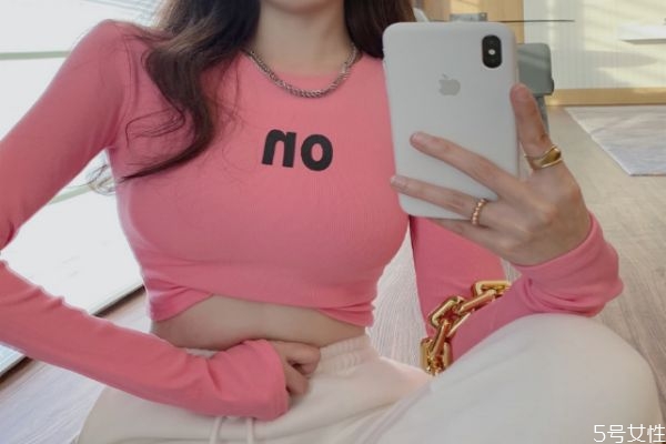 打底衫怎么穿更有氣質(zhì) 今年流行什么樣的打底衫 打底衫怎么穿更有氣質(zhì) 今年流行什么樣的打底衫