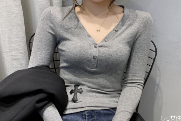 打底衫怎么穿更有氣質(zhì) 今年流行什么樣的打底衫 打底衫怎么穿更有氣質(zhì) 今年流行什么樣的打底衫