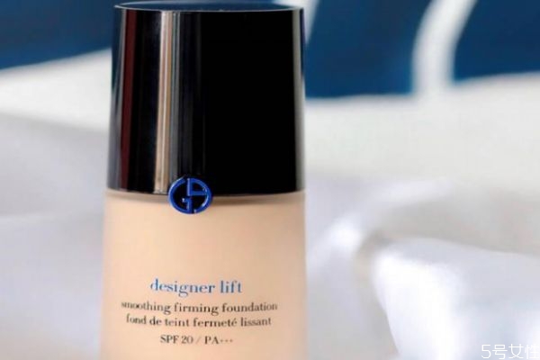 阿瑪尼藍標粉底液適合什么皮膚 藍標粉底液適合干皮嗎 阿瑪尼藍標粉底液適合什么皮膚 藍標粉底液適合干皮嗎