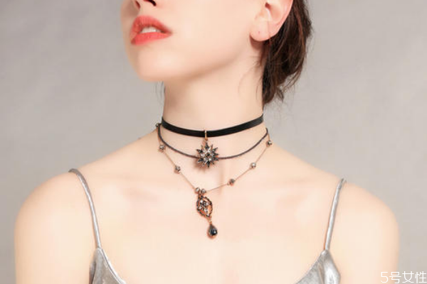 鎖骨鏈和項鏈哪種好看 鎖骨鏈和項鏈的區(qū)別 鎖骨鏈和項鏈哪種好看 鎖骨鏈和項鏈的區(qū)別