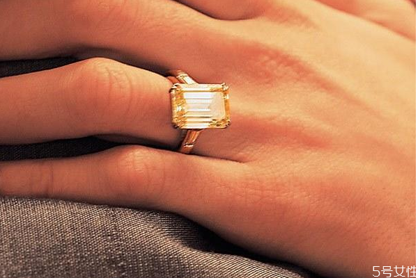 dr鉆戒剛買(mǎi)可以退嗎 分手了dr戒指可以退嗎 dr鉆戒剛買(mǎi)可以退嗎 分手了dr戒指可以退嗎