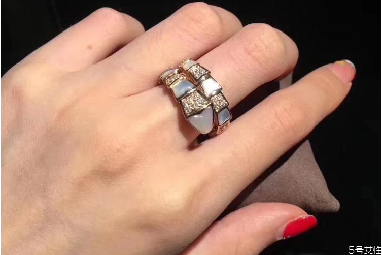 寶格麗戒指回收能賣多少錢 寶格麗轉(zhuǎn)賣還值錢嗎 寶格麗戒指回收能賣多少錢 寶格麗轉(zhuǎn)賣還值錢嗎