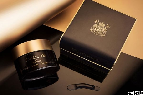 排毒面膜跟清潔面膜有什么區(qū)別 排毒面膜膏有副作用嗎 排毒面膜跟清潔面膜有什么區(qū)別 排毒面膜膏有副作用嗎