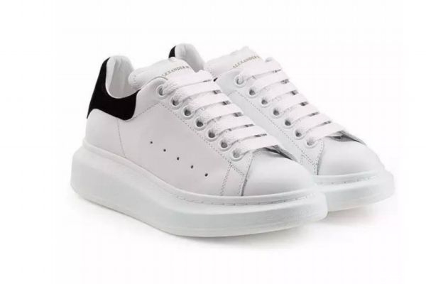 小白鞋發(fā)黃怎么辦 小白鞋發(fā)黃怎樣能去掉 小白鞋發(fā)黃怎么辦 小白鞋發(fā)黃怎樣能去掉