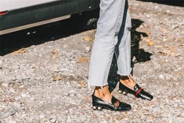 樂福鞋穿久了會變大嗎 男士樂福鞋怎么搭配 樂福鞋穿久了會變大嗎 男士樂福鞋怎么搭配