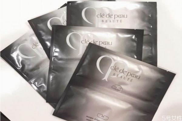 春天需要幾天敷一次面膜 春天天天敷面膜好嗎 春天需要幾天敷一次面膜 春天天天敷面膜好嗎