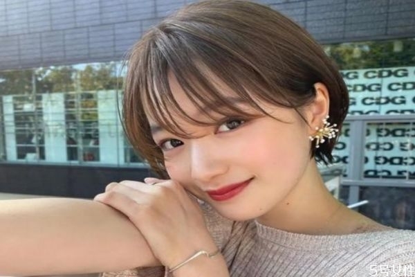 短發(fā)適合剪什么劉海 齊劉海怎么變斜劉海 短發(fā)適合剪什么劉海 齊劉海怎么變斜劉海