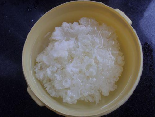 銀耳營養(yǎng)價(jià)值有多高 銀耳的飲食宜忌有哪些 銀耳營養(yǎng)價(jià)值有多高 銀耳的飲食宜忌有哪些