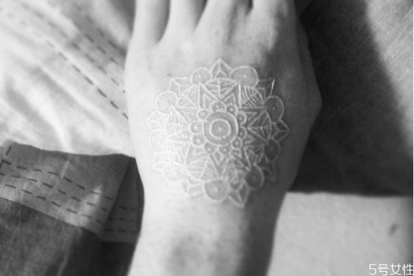 怎樣讓紋身貼更持久 紋身貼貼哪里好看 怎樣讓紋身貼更持久 紋身貼貼哪里好看