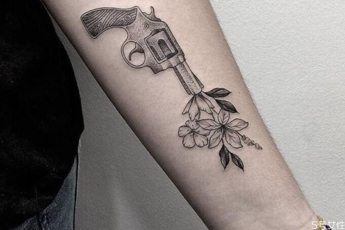 怎樣讓紋身貼更持久 紋身貼貼哪里好看 怎樣讓紋身貼更持久 紋身貼貼哪里好看