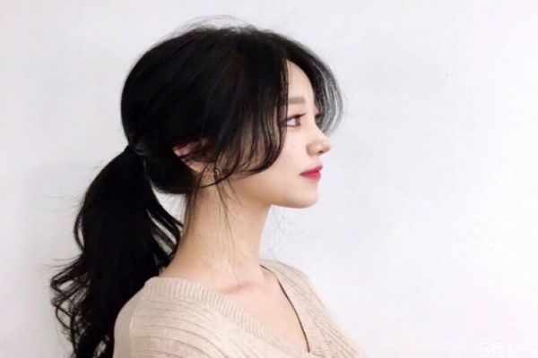 長發(fā)配八字劉海好看嗎 八字劉海配什么短發(fā) 長發(fā)配八字劉海好看嗎 八字劉海配什么短發(fā)