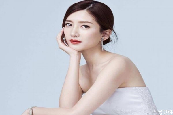 怎么改善皮膚黑的問(wèn)題 皮膚黑怎么辦才變白