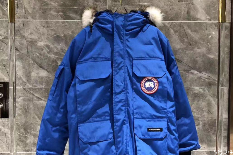 加拿大鵝遠(yuǎn)征款有背帶嗎 加拿大鵝遠(yuǎn)征款真假 加拿大鵝遠(yuǎn)征款有背帶嗎 加拿大鵝遠(yuǎn)征款真假