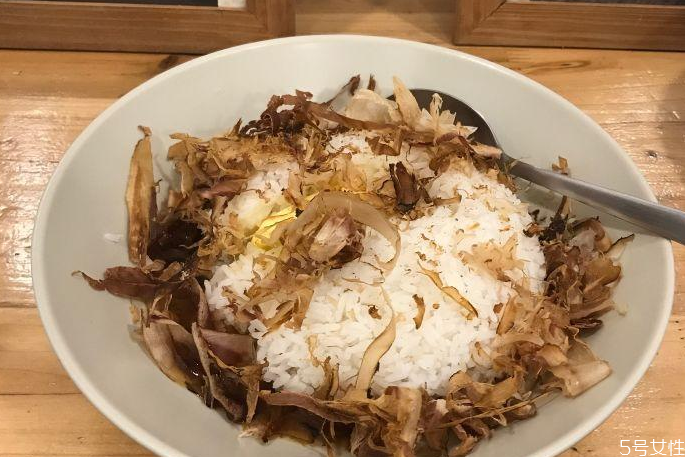 牛油拌飯是哪里的特色 牛油拌飯配方 牛油拌飯是哪里的特色 牛油拌飯配方