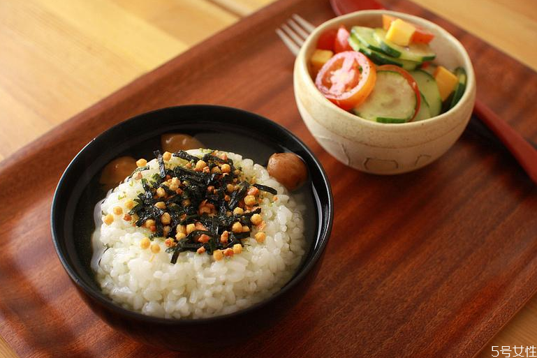 茶泡飯用什么茶比較好 茶泡飯紅茶可以嗎 茶泡飯用什么茶比較好 茶泡飯紅茶可以嗎