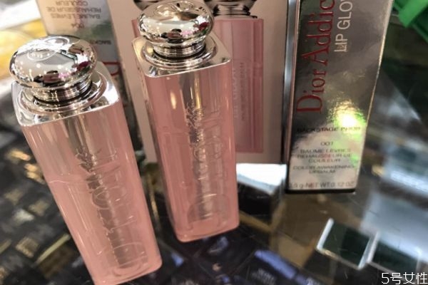 迪奧潤唇膏潤唇效果好嗎 迪奧唇膏過期了還能用嗎 迪奧潤唇膏潤唇效果好嗎 迪奧唇膏過期了還能用嗎