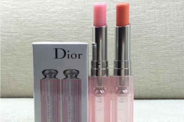 迪奧潤(rùn)唇膏怎么樣 迪奧潤(rùn)唇膏和口紅的區(qū)別 迪奧潤(rùn)唇膏怎么樣 迪奧潤(rùn)唇膏和口紅的區(qū)別