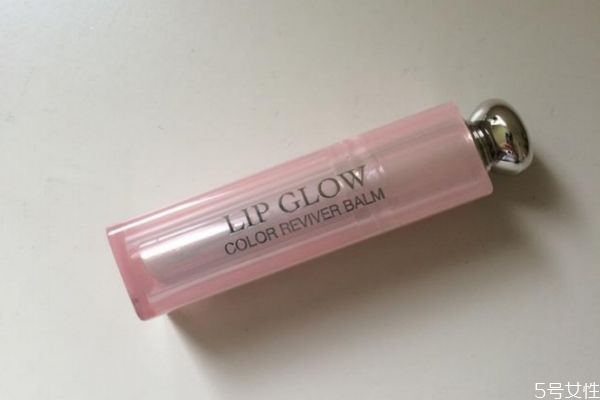 迪奧潤(rùn)唇膏怎么樣 迪奧潤(rùn)唇膏和口紅的區(qū)別 迪奧潤(rùn)唇膏怎么樣 迪奧潤(rùn)唇膏和口紅的區(qū)別