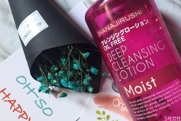 花印卸妝水倍潤型和滋養(yǎng)型的區(qū)別 花印卸妝水和貝德瑪哪個好 花印卸妝水倍潤型和滋養(yǎng)型的區(qū)別 花印卸妝水和貝德瑪哪個好