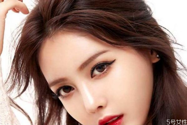 美瞳線暈色變色怎么處理 美瞳線淤青和暈色區(qū)別 美瞳線暈色變色怎么處理 美瞳線淤青和暈色區(qū)別