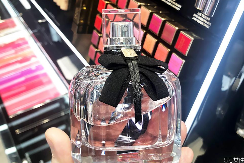 反轉(zhuǎn)巴黎淡香好還是濃香好 反轉(zhuǎn)巴黎淡香和濃香的區(qū)別 反轉(zhuǎn)巴黎淡香好還是濃香好 反轉(zhuǎn)巴黎淡香和濃香的區(qū)別